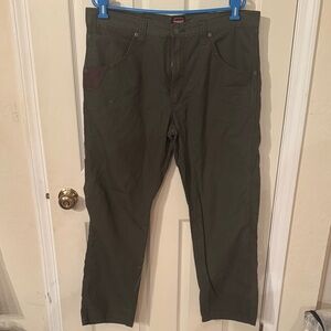 Wrangler Men's Dark Green Olive Cargo Pants 36x30